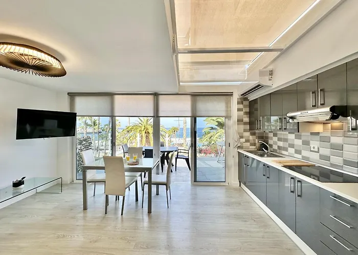 Oasis Club Attic アパート